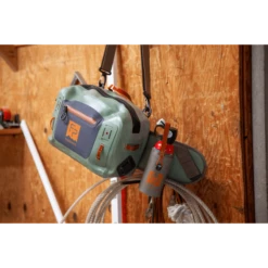 Fishpond Thunderhead Bear Spray Holder -Fishing Gear Store 946988 800 auto